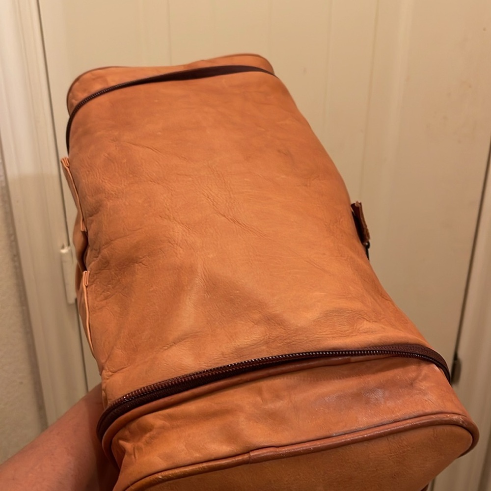Vintage made in Colombia Genuine Leather please check all picture of condition - Picture 12 of 17